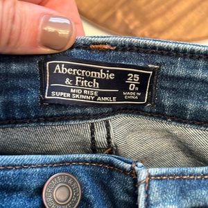 Abercrombie mid rise skinny ankle jeans